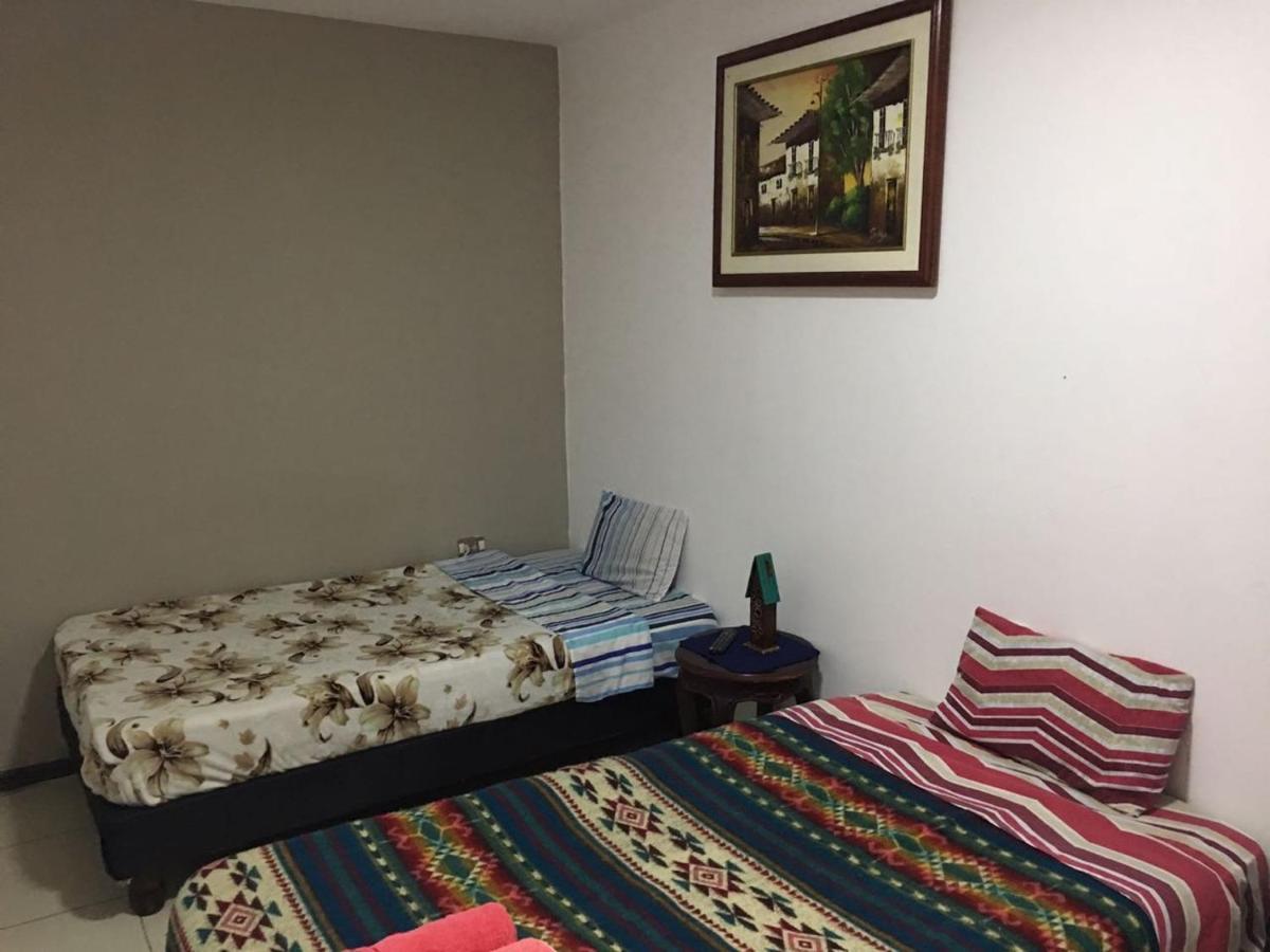 The Backpacker Hostal Ibarra Exterior photo
