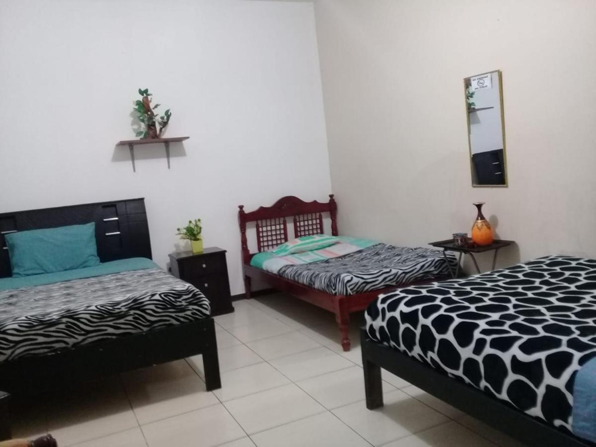 The Backpacker Hostal Ibarra Exterior photo
